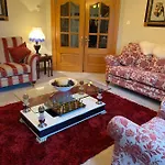 Mayrone House Bed & Breakfast *