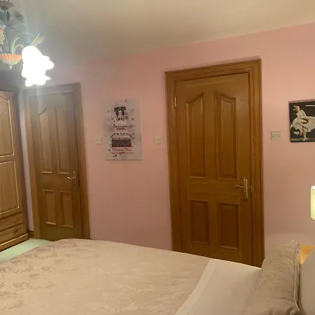Mayrone House Bed & Breakfast *