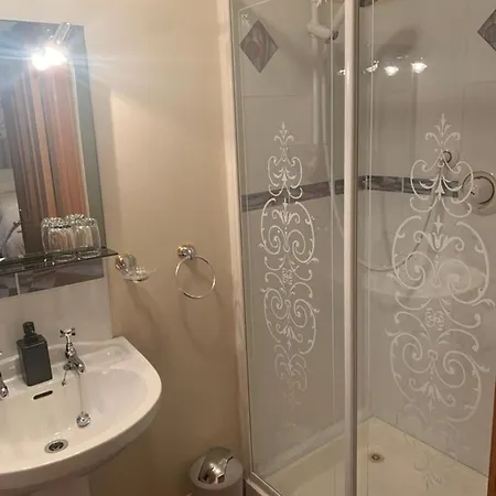 Mayrone House Bed & Breakfast