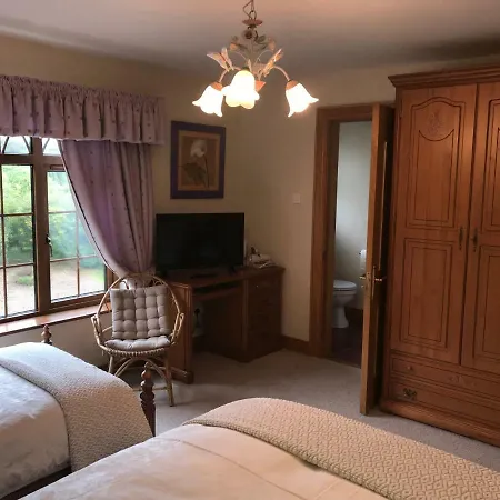 Mayrone House Bed & Breakfast *