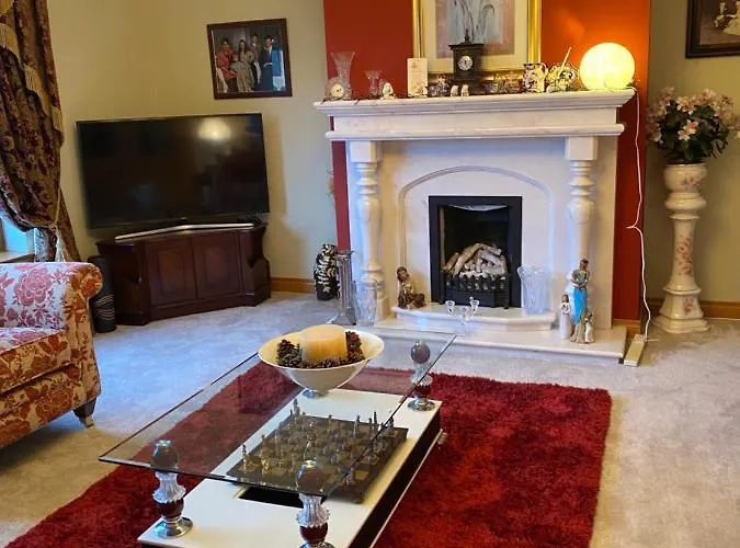 Mayrone House * 多尼戈尔