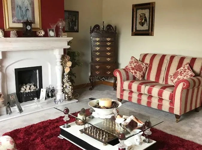 Mayrone House * 多尼戈尔