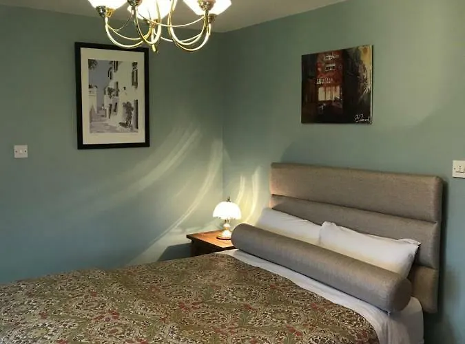 Mayrone House 住宿加早餐酒店 *